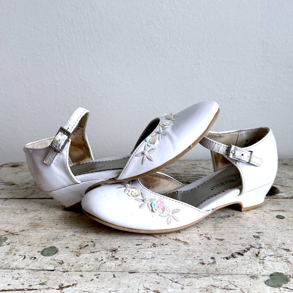Christie & Jill Toddler Girls 1M White Isla Flowers Traditional Heel Dress Shoe